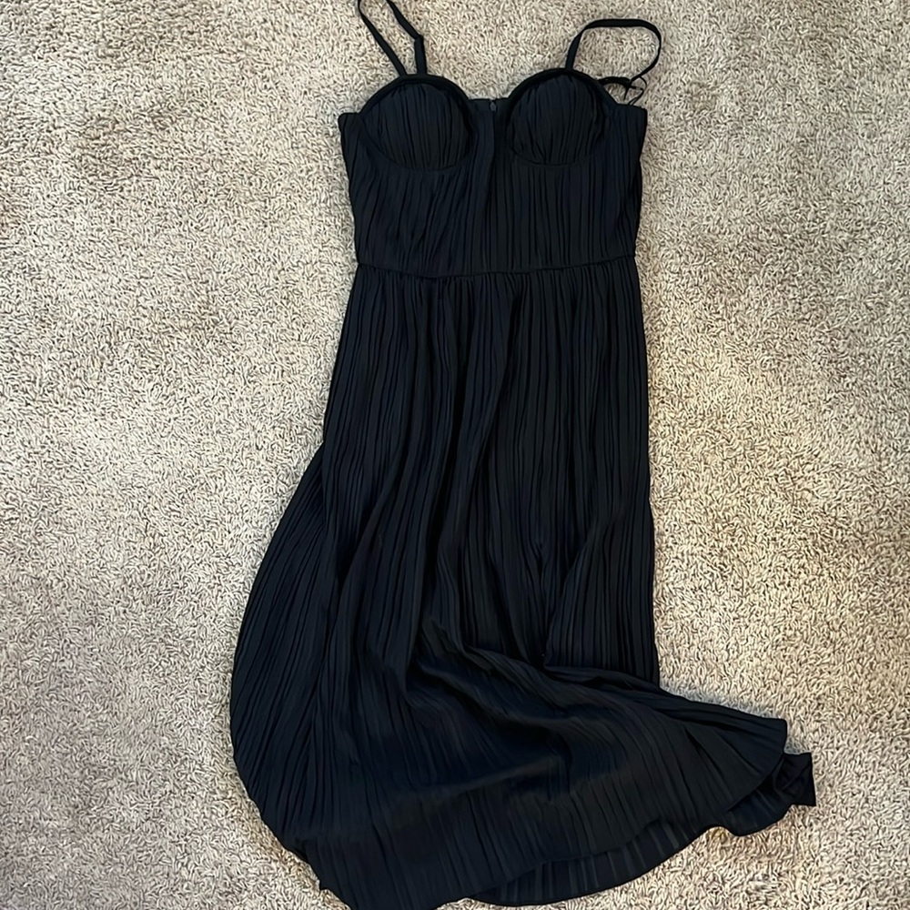 DKNY Spaghetti Strap Empire Waist Accordion Pleated Maxi Dress Size 2 NWT